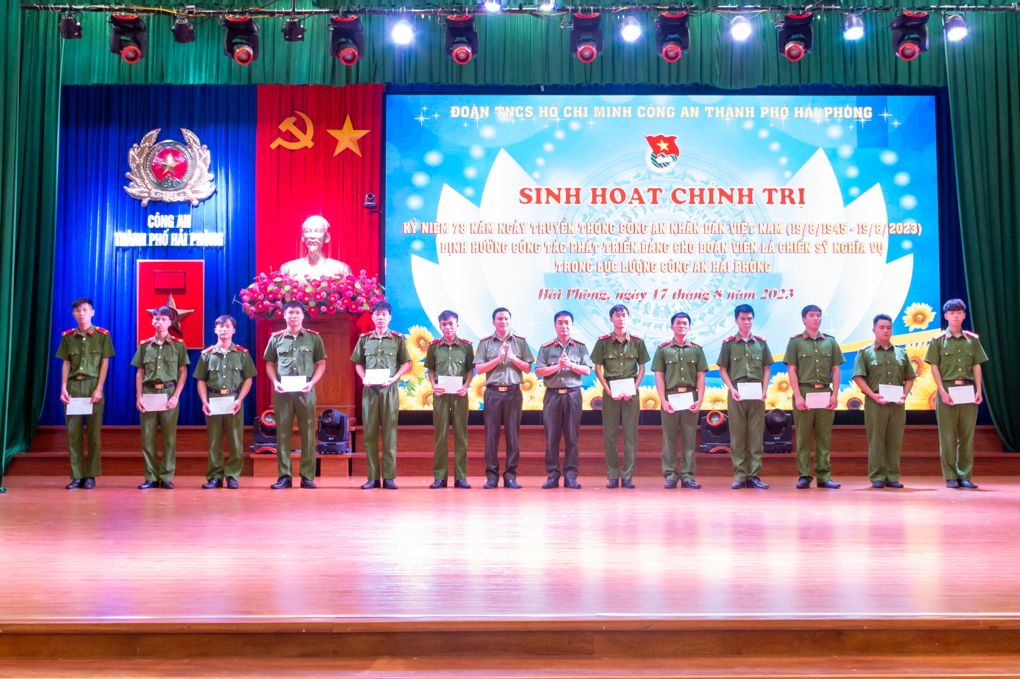 Đoàn Thanh niên CATP: Định hướng  phát triển Đảng cho chiến sĩ nghĩa vụ.